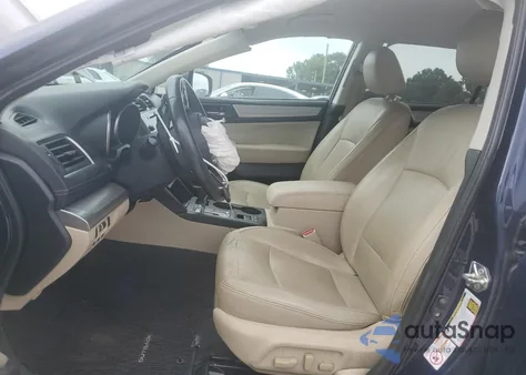 2018 Subaru Outback 2.5I Premium z USA, uszkodzony, nr VIN 4S4BSACC7J3285354